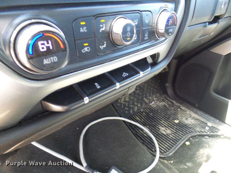 image for item DG1925 2017 Chevrolet Silverado 1500  Crew Cab pickup truck