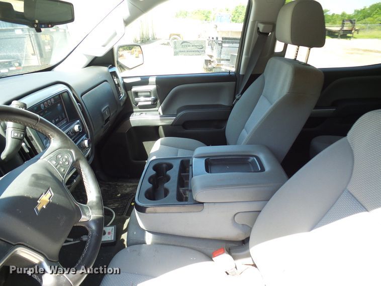 image for item DG1925 2017 Chevrolet Silverado 1500  Crew Cab pickup truck