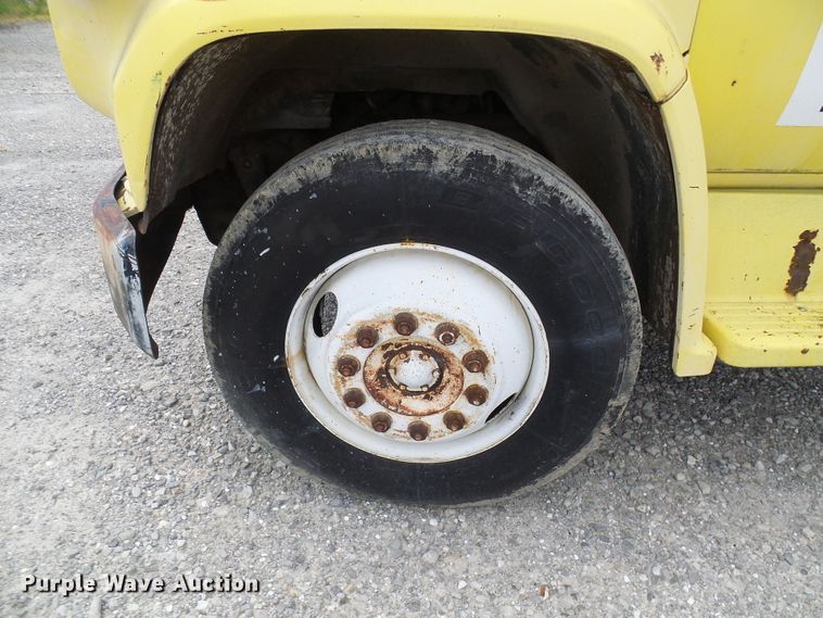 image for item DG1935 1985 GMC C6000  box truck