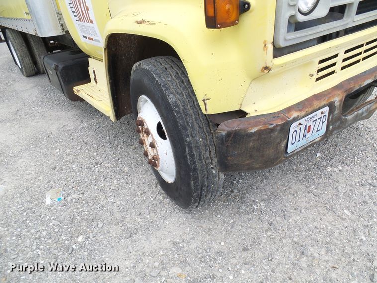 image for item DG1935 1985 GMC C6000  box truck