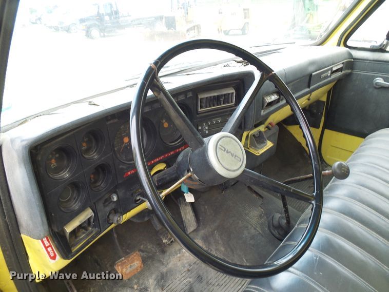 image for item DG1935 1985 GMC C6000  box truck