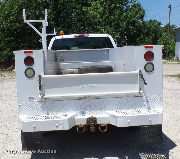 image for item DG1937 2002 Chevrolet Silverado 2500HD  utility bed pickup truck