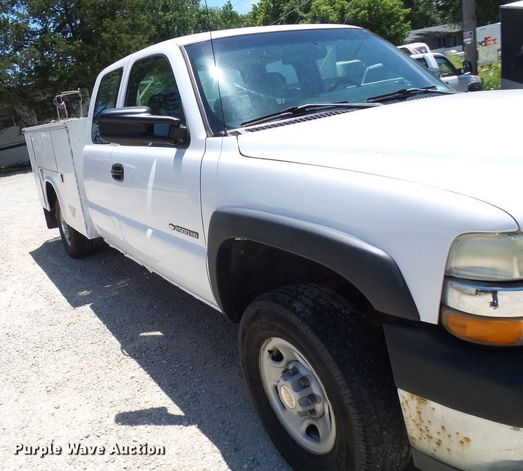 image for item DG1937 2002 Chevrolet Silverado 2500HD  utility bed pickup truck