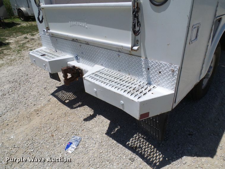 image for item DG1937 2002 Chevrolet Silverado 2500HD  utility bed pickup truck