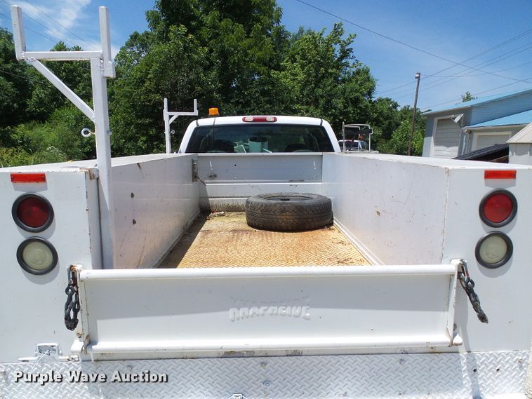 image for item DG1937 2002 Chevrolet Silverado 2500HD  utility bed pickup truck