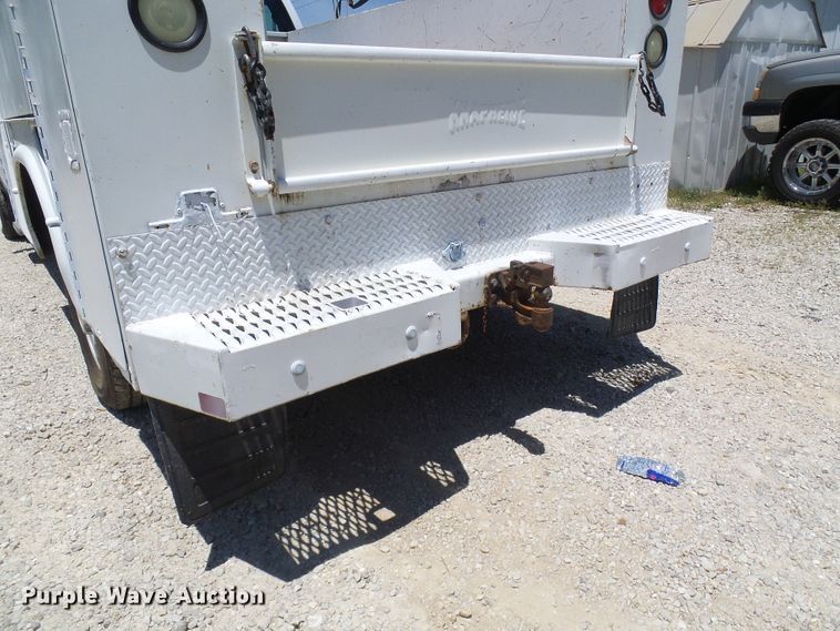 image for item DG1937 2002 Chevrolet Silverado 2500HD  utility bed pickup truck