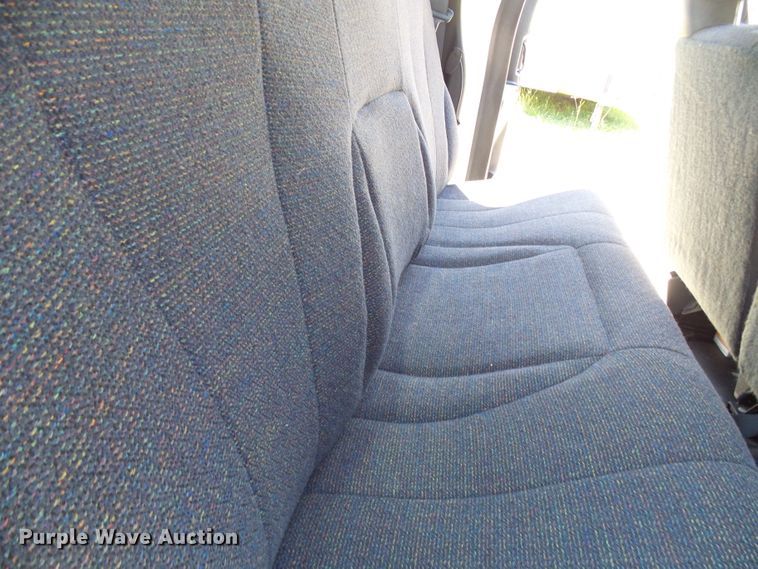 image for item DG1937 2002 Chevrolet Silverado 2500HD  utility bed pickup truck