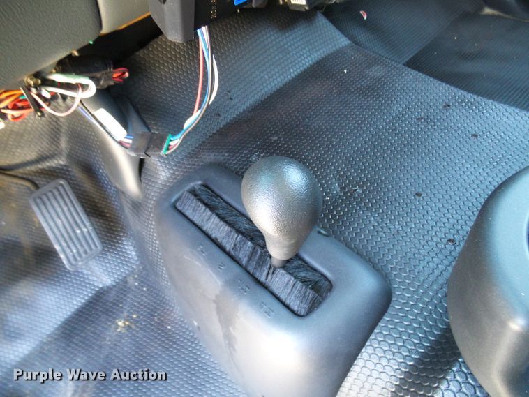 image for item DG1937 2002 Chevrolet Silverado 2500HD  utility bed pickup truck