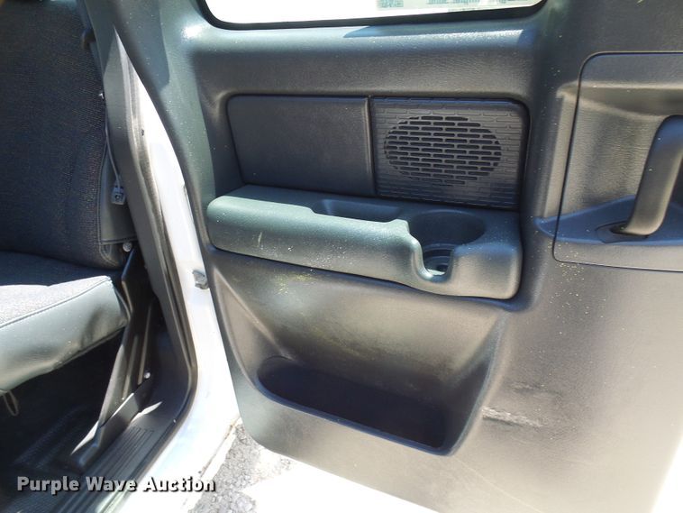 image for item DG1937 2002 Chevrolet Silverado 2500HD  utility bed pickup truck