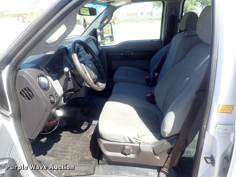 image for item DG2210 2015 Ford F250 Super Duty  Crew Cab pickup truck