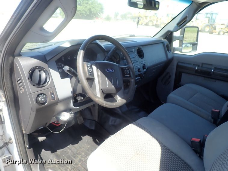 image for item DG2210 2015 Ford F250 Super Duty  Crew Cab pickup truck