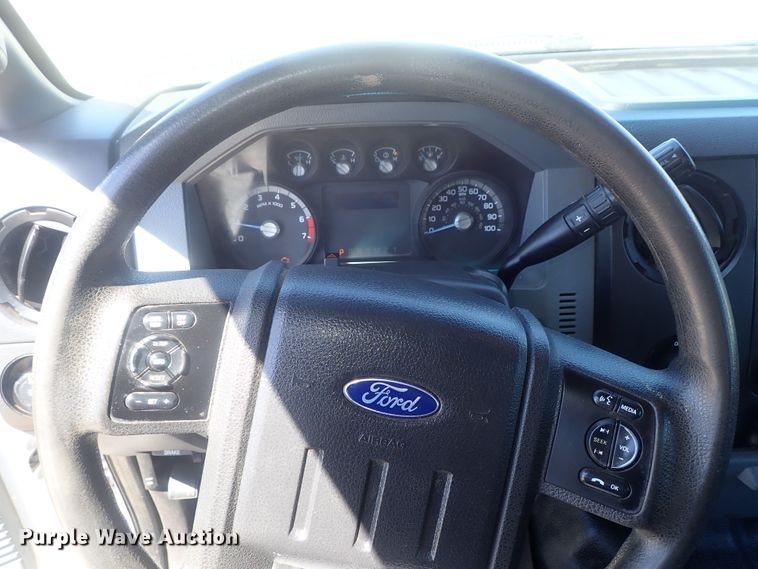 image for item DG2210 2015 Ford F250 Super Duty  Crew Cab pickup truck