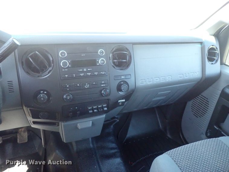 image for item DG2210 2015 Ford F250 Super Duty  Crew Cab pickup truck