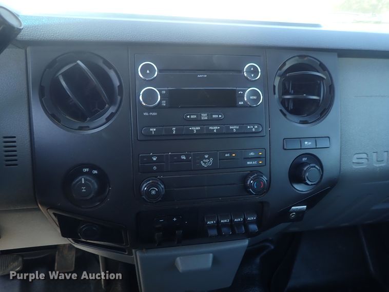 image for item DG2210 2015 Ford F250 Super Duty  Crew Cab pickup truck