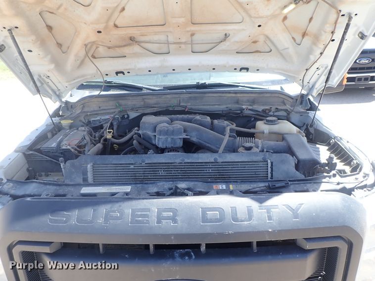 image for item DG2210 2015 Ford F250 Super Duty  Crew Cab pickup truck