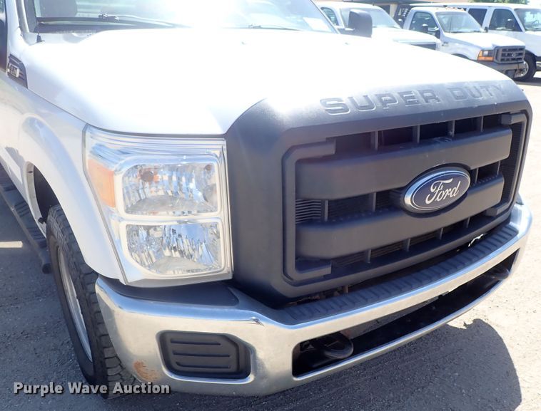 image for item DG2210 2015 Ford F250 Super Duty  Crew Cab pickup truck