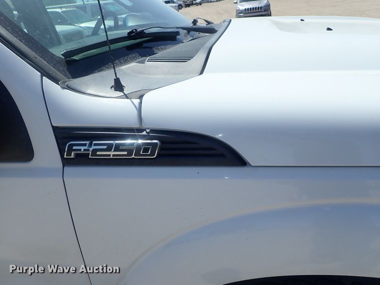 image for item DG2210 2015 Ford F250 Super Duty  Crew Cab pickup truck