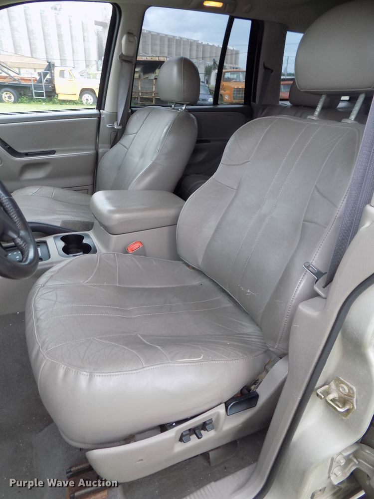 image for item DG2610 2004 Jeep Grand Cherokee  SUV