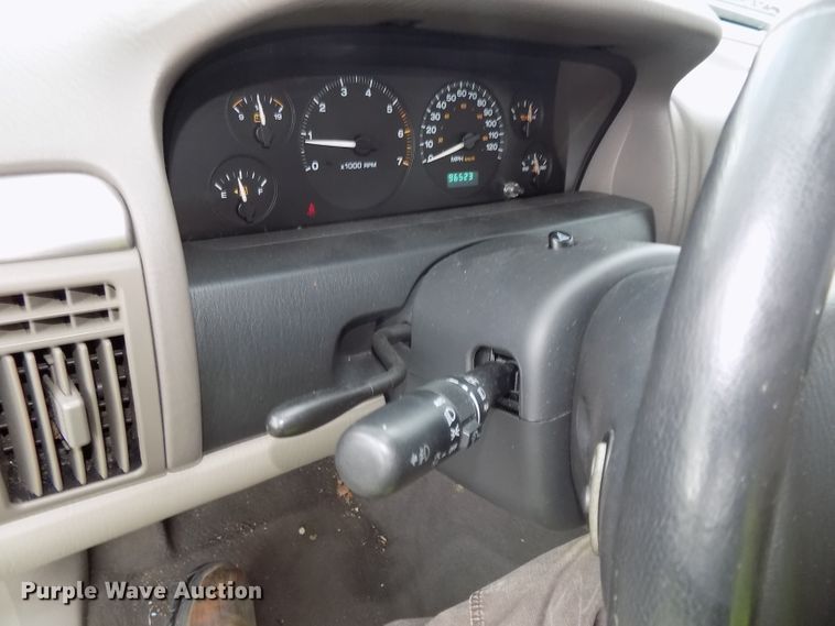 image for item DG2610 2004 Jeep Grand Cherokee  SUV