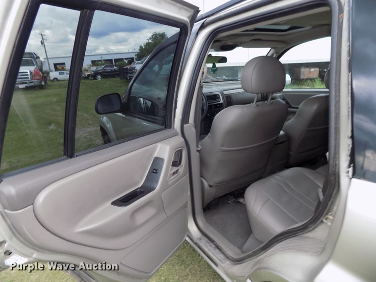 image for item DG2610 2004 Jeep Grand Cherokee  SUV