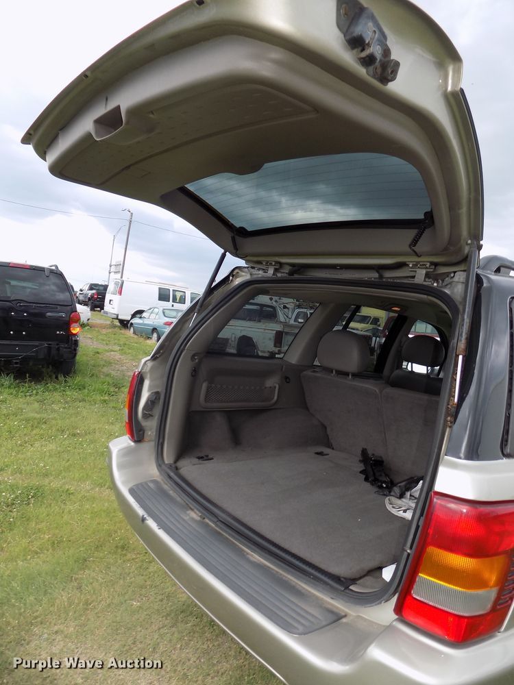 image for item DG2610 2004 Jeep Grand Cherokee  SUV