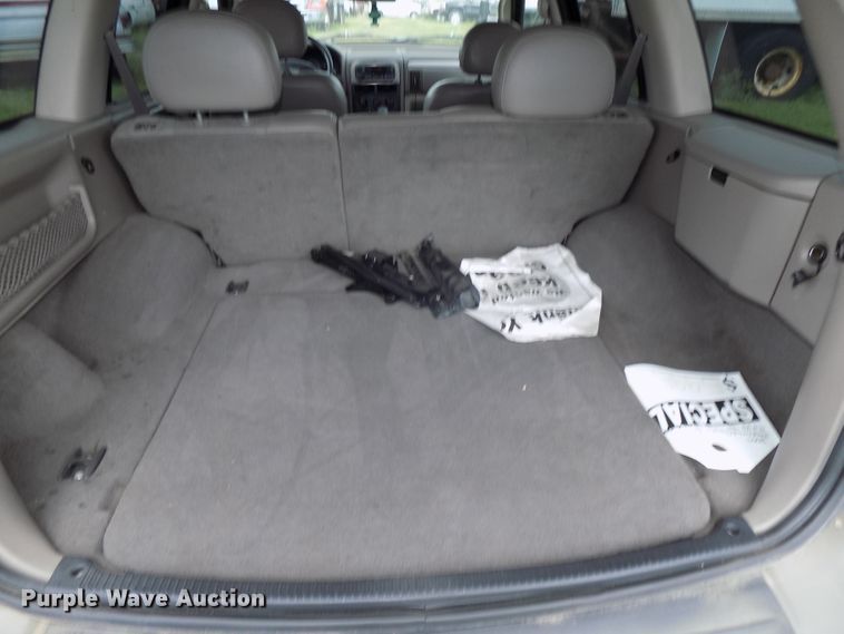 image for item DG2610 2004 Jeep Grand Cherokee  SUV