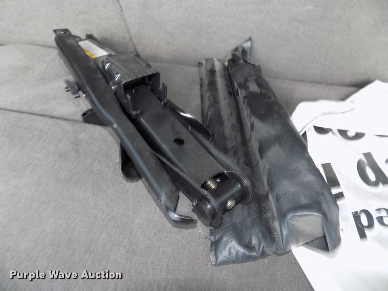 image for item DG2610 2004 Jeep Grand Cherokee  SUV