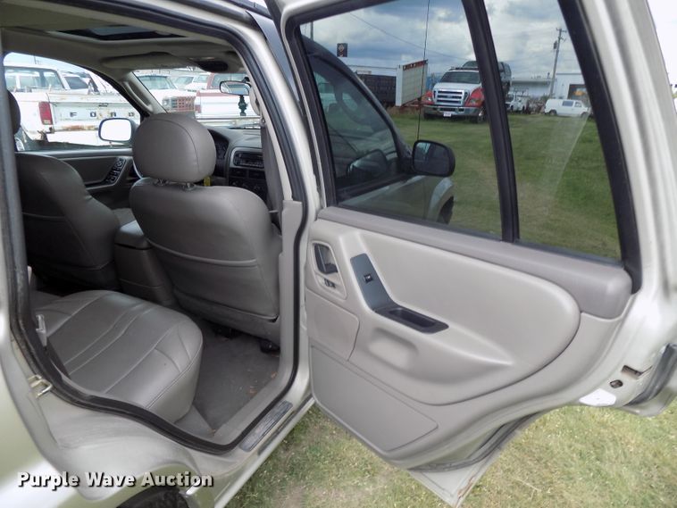 image for item DG2610 2004 Jeep Grand Cherokee  SUV