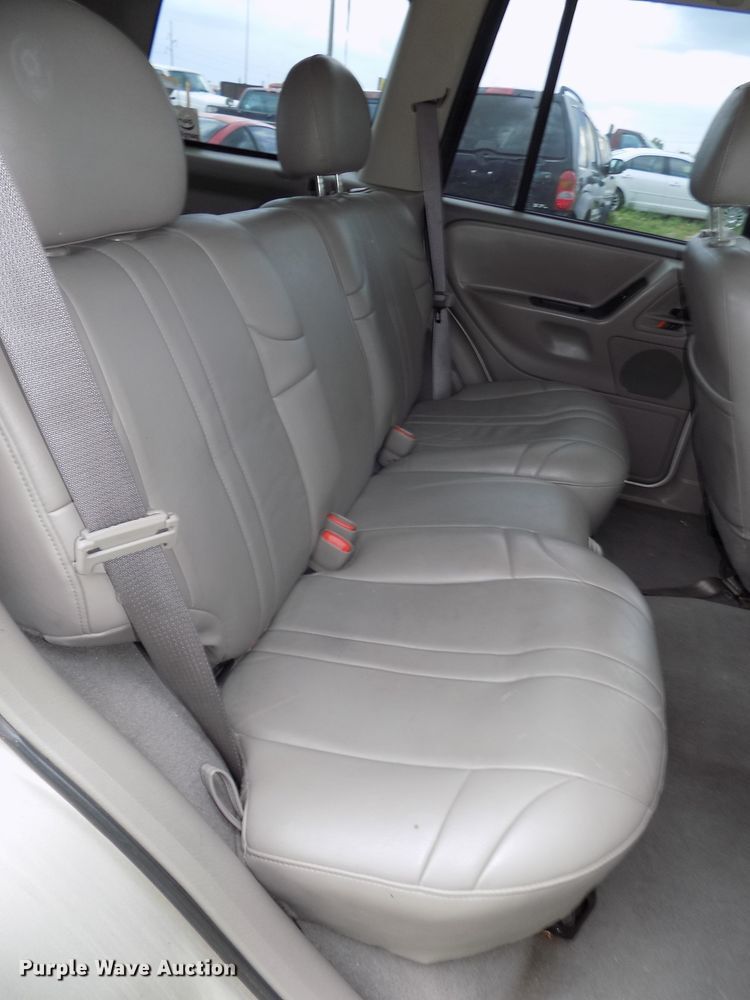 image for item DG2610 2004 Jeep Grand Cherokee  SUV