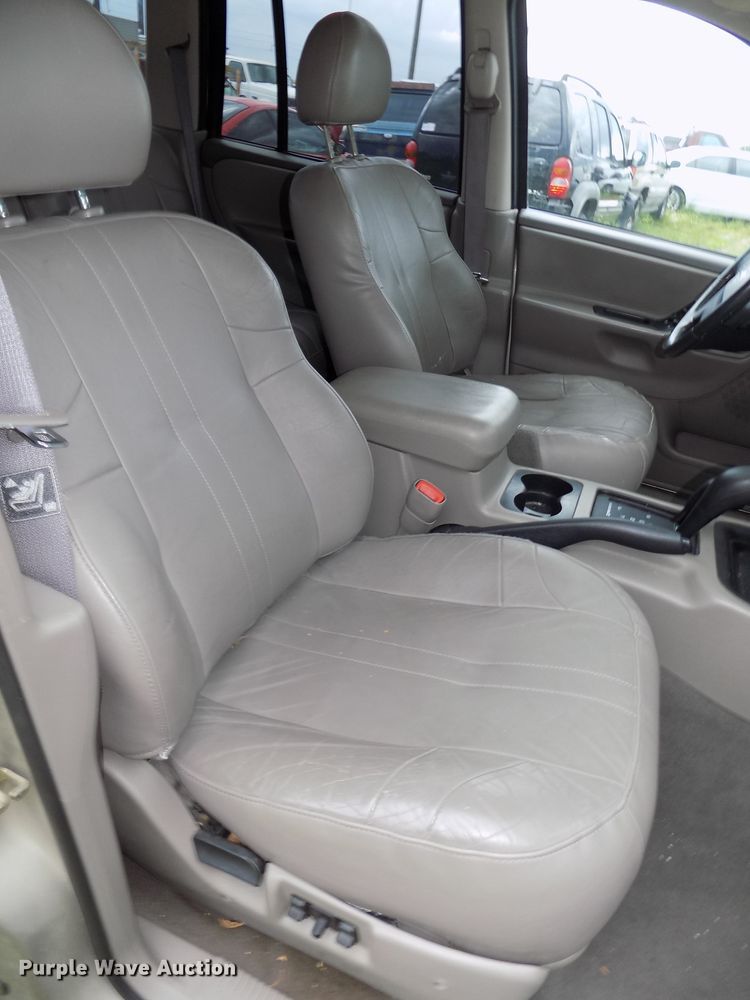 image for item DG2610 2004 Jeep Grand Cherokee  SUV