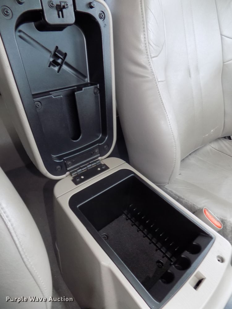 image for item DG2610 2004 Jeep Grand Cherokee  SUV