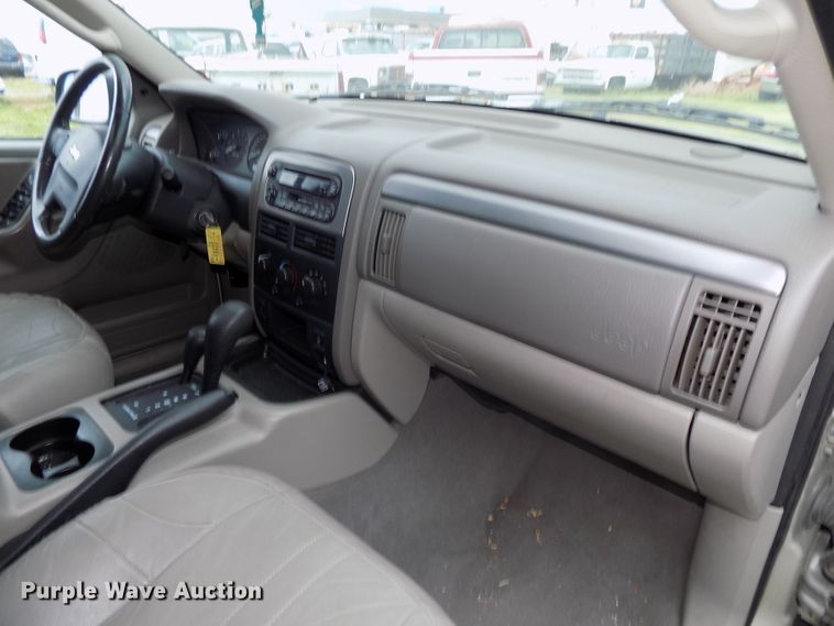 image for item DG2610 2004 Jeep Grand Cherokee  SUV