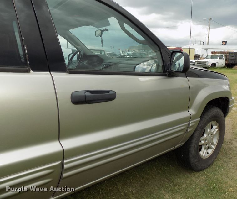 image for item DG2610 2004 Jeep Grand Cherokee  SUV