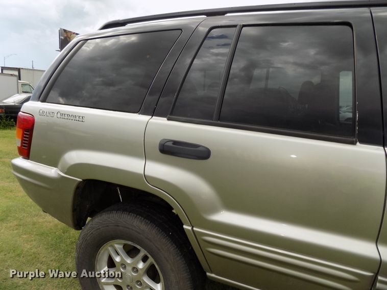 image for item DG2610 2004 Jeep Grand Cherokee  SUV