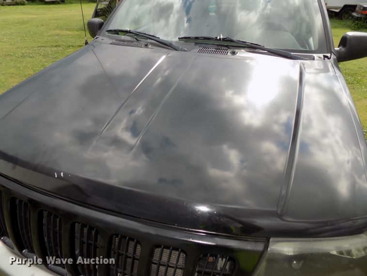 image for item DG2610 2004 Jeep Grand Cherokee  SUV