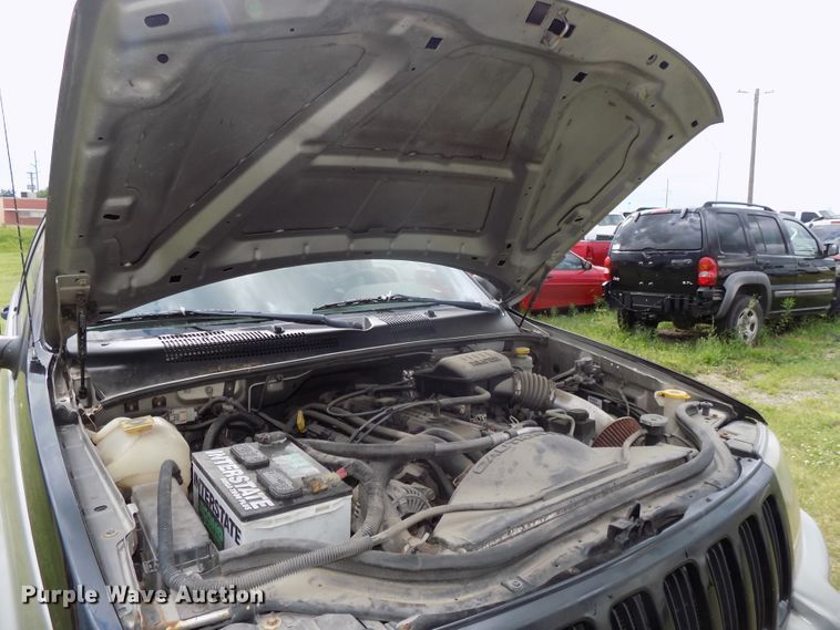 image for item DG2610 2004 Jeep Grand Cherokee  SUV