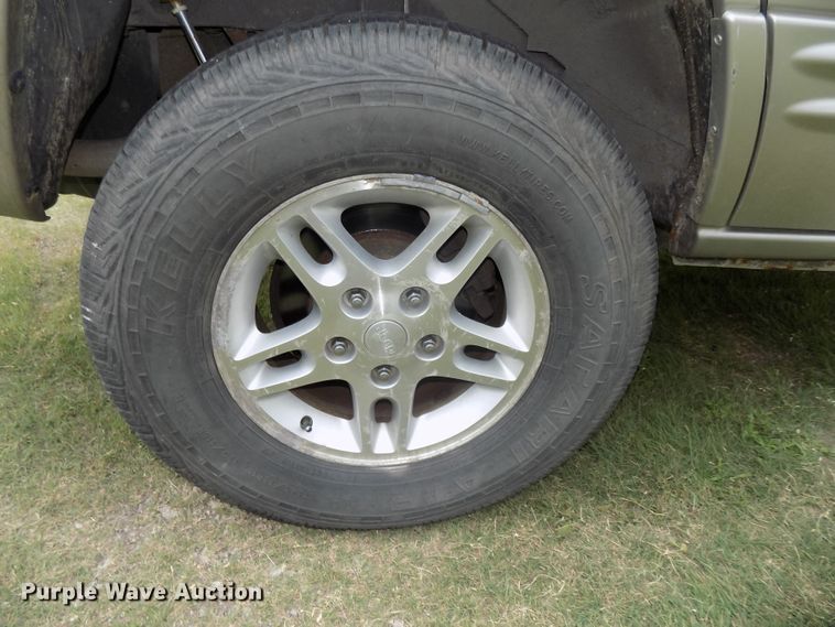 image for item DG2610 2004 Jeep Grand Cherokee  SUV