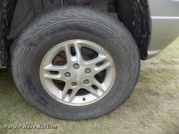 image for item DG2610 2004 Jeep Grand Cherokee  SUV