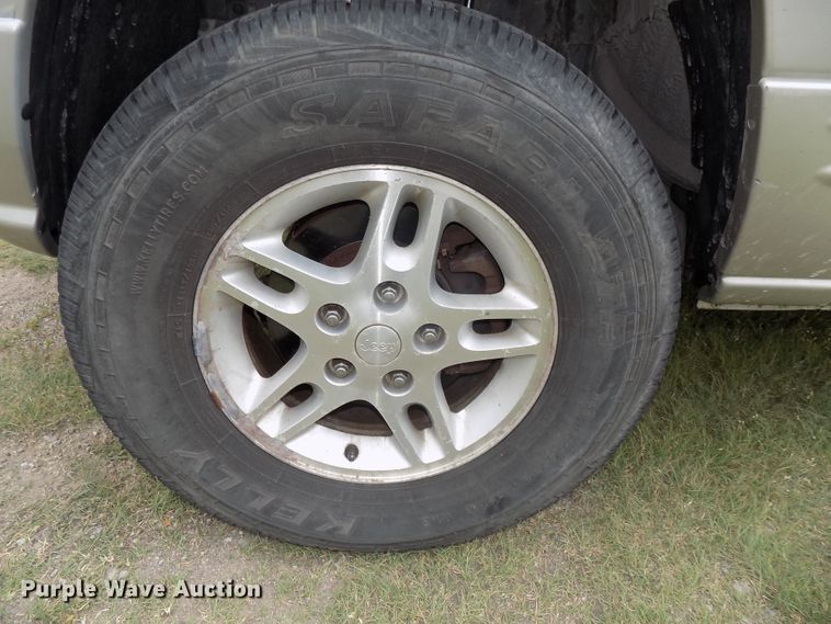 image for item DG2610 2004 Jeep Grand Cherokee  SUV