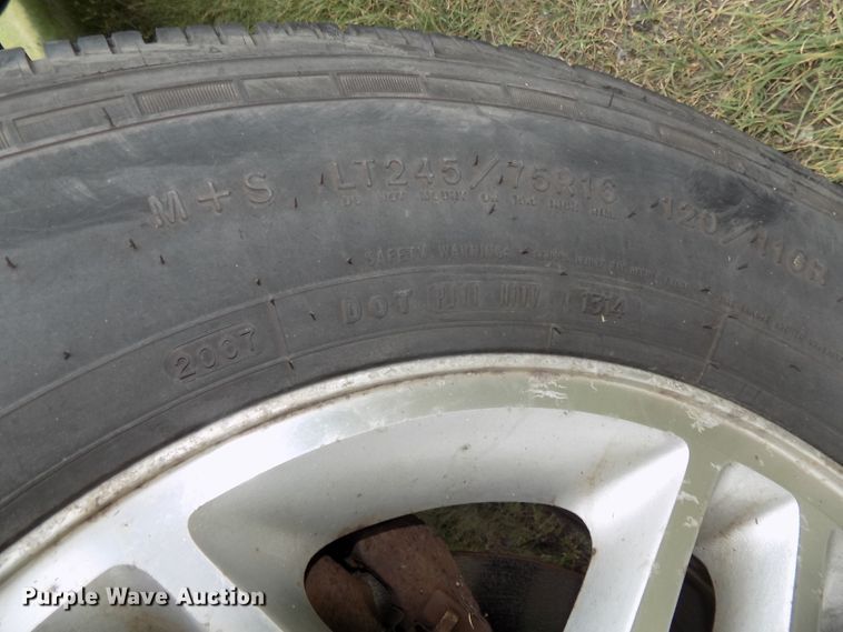 image for item DG2610 2004 Jeep Grand Cherokee  SUV