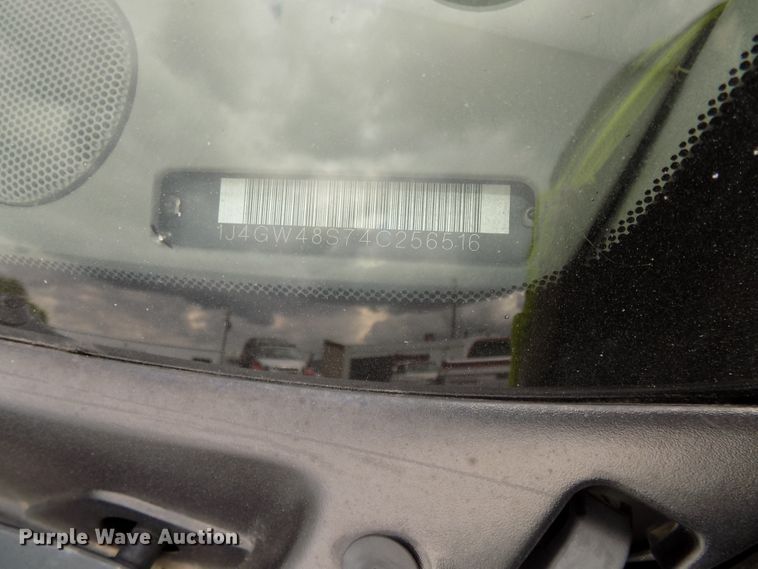 image for item DG2610 2004 Jeep Grand Cherokee  SUV