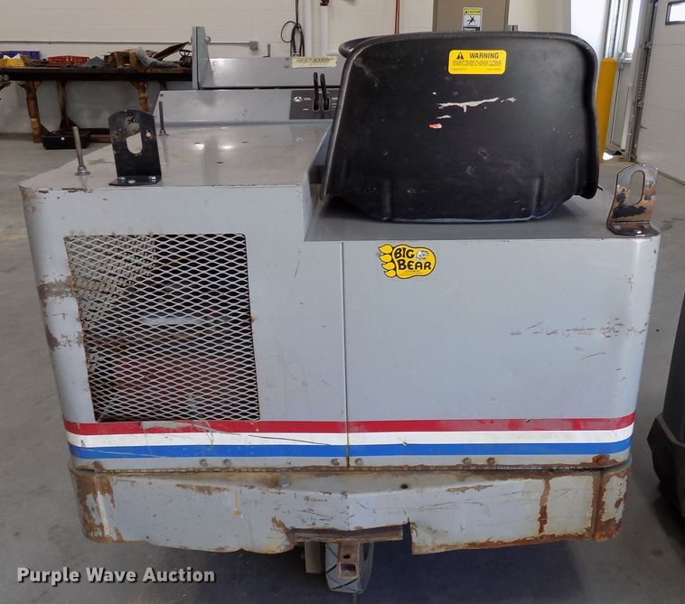 image for item DG2636 Clarke American Lincoln 6100 sweeper