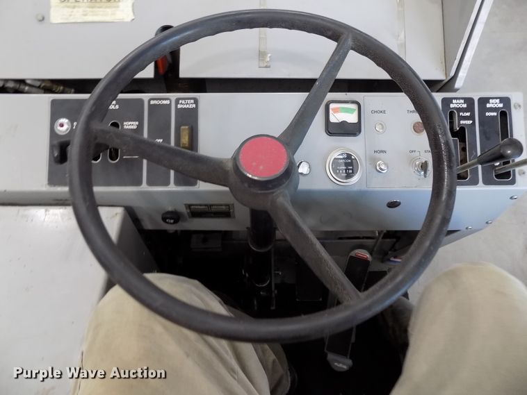 image for item DG2636 Clarke American Lincoln 6100 sweeper