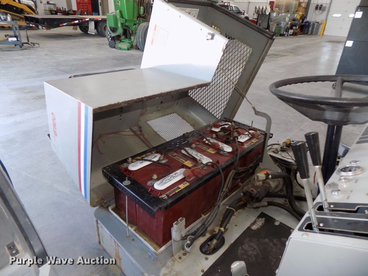 image for item DG2636 Clarke American Lincoln 6100 sweeper