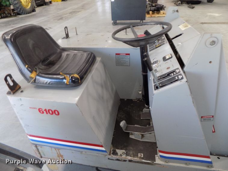 image for item DG2636 Clarke American Lincoln 6100 sweeper