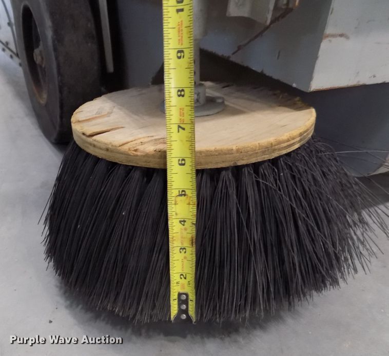 image for item DG2636 Clarke American Lincoln 6100 sweeper