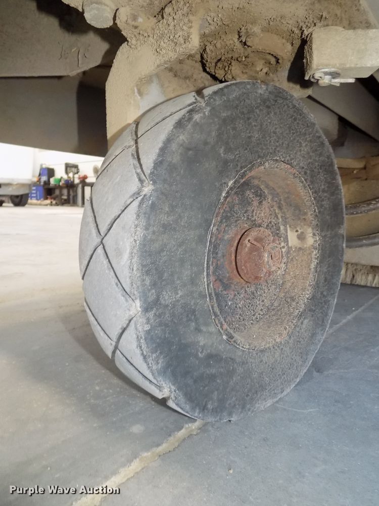 image for item DG2636 Clarke American Lincoln 6100 sweeper