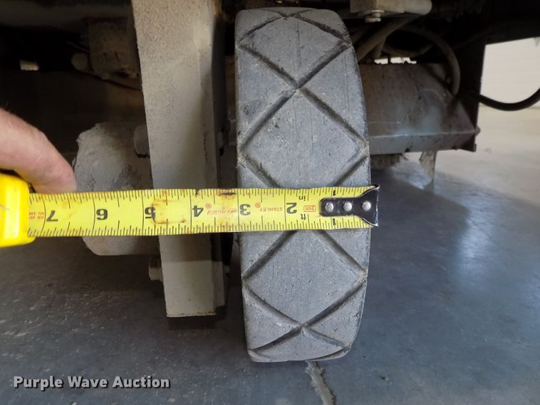 image for item DG2636 Clarke American Lincoln 6100 sweeper