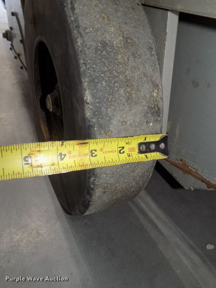 image for item DG2636 Clarke American Lincoln 6100 sweeper