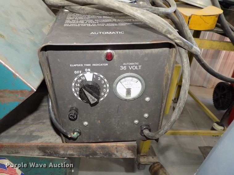 image for item DG2636 Clarke American Lincoln 6100 sweeper